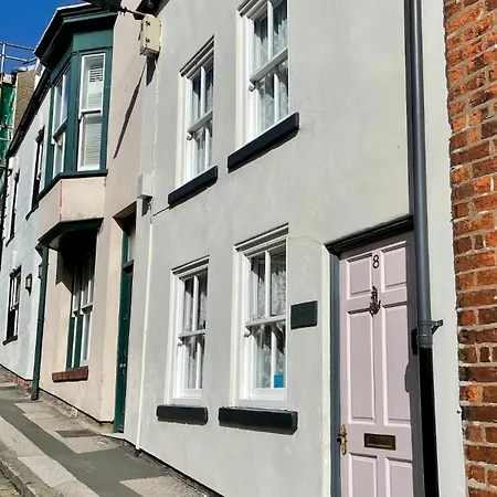 Gowland Private Parking Enclosed Garden